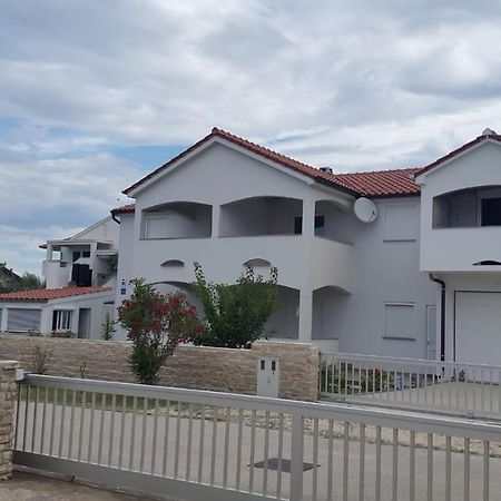 Apartamento Haus Milana Nin Exterior foto